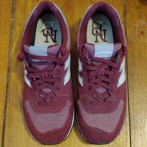 New Balance 574 size 10.5 Maroon
